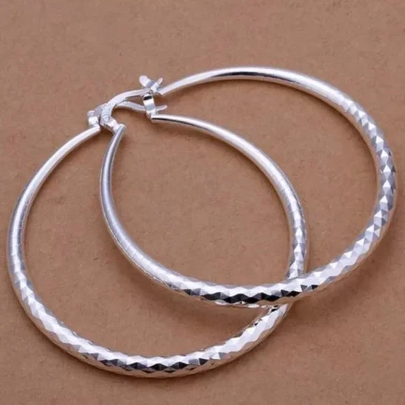 NEW Sterling Silver 2” Diamond Cut Round Hoop Earrings - Picture 3 of 6
